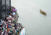 Cina: sul fiume Miluo le finali della Dragon Boat Super League (1)