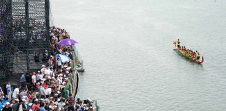 Cina: sul fiume Miluo le finali della Dragon Boat Super League (1)