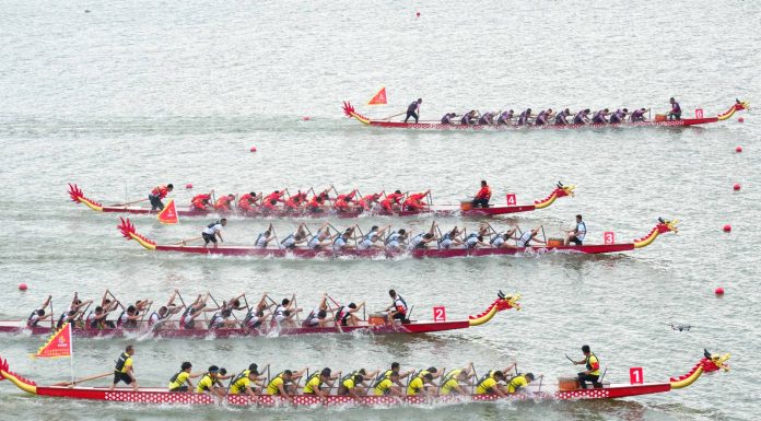 Cina: sul fiume Miluo le finali della Dragon Boat Super League (2)