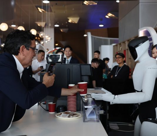 Cina: al Summer Davos Forum focus su intelligenza artificiale e robotica (3)