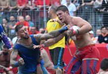 Firenze: le immagini della finale di Calcio Storico Fiorentino (2)