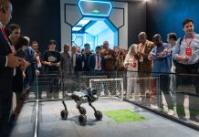 Cina: inviati diplomatici esplorano vitalità settore high-tech nell’Hubei (1)