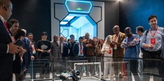 Cina: inviati diplomatici esplorano vitalità settore high-tech nell’Hubei (1)