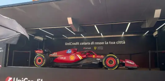 La passione fa tappa a Palermo, prosegue il tour della Ferrari SF-24