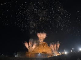 Fuochi d’artificio sopra Castel Sant’Angelo a Roma (1)