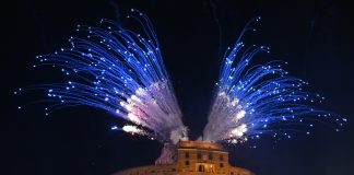 Fuochi d’artificio sopra Castel Sant’Angelo a Roma (2)