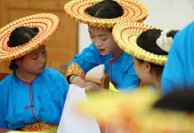 Cina: il ricamo Tiaohua tramanda la cultura Huayao (1)