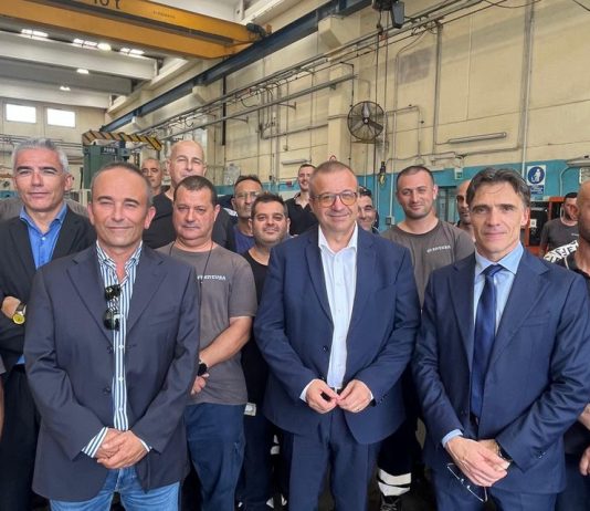 Industria, l’assessore Cani in visita nella sede della società Entusa a Sarroch
