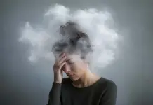 Brain fog e sovraccarico mentale: cresce la fatica mentale legata all’iperconnessione brain fog