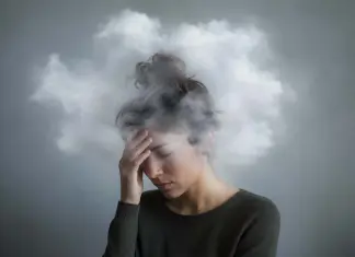 Brain fog e sovraccarico mentale: cresce la fatica mentale legata all’iperconnessione brain fog