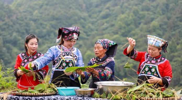 Cina: attività tradizionali in vista del Dragon Boat Festival (1)