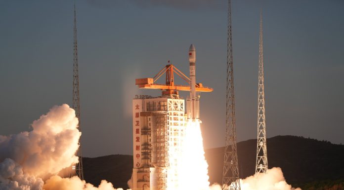 Cina: lanciato nuovo gruppo di satelliti per la costellazione Spacesail