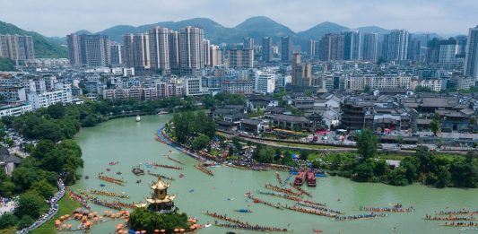 Cina: attesi 83 mln viaggi in treno durante picco per il Dragon Boat Festival