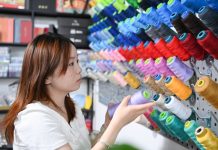 Cina: nel Guangxi la cultura popolare ispira moda e creatività (1)