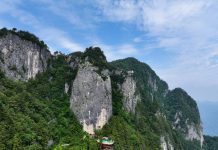 Cina: Shaanxi, il monte Tianzhu attira turisti (2)