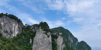 Cina: Shaanxi, il monte Tianzhu attira turisti (2)