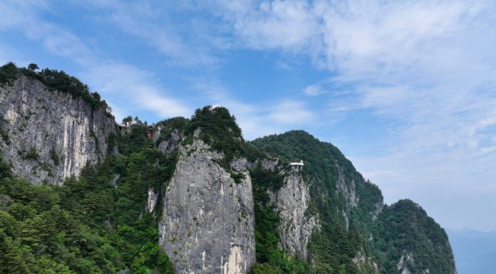 Cina: Shaanxi, il monte Tianzhu attira turisti (2)