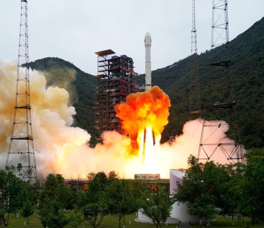Cina: Sichuan, il lancio di un nuovo satellite nello spazio