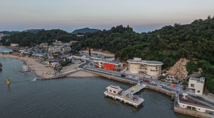 Cina: parco di serbatoi petroliferi convertito in polo turistico (1)