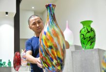 Cina: a Boshan l’erede della lavorazione del vetro colorato (2)