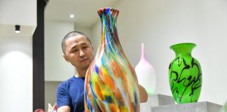 Cina: a Boshan l’erede della lavorazione del vetro colorato (2)
