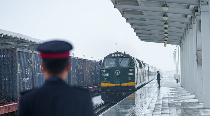 Cina: ad Amdo ferrovieri al lavoro sull’altopiano dello Xizang (2)