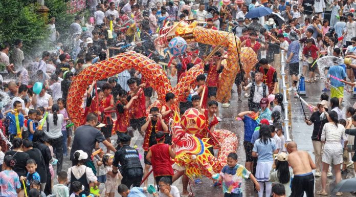 Cina: vacanze per il Dragon Boat Festival tra natura e tradizioni (2)
