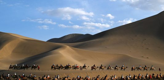 Cina: vacanze per il Dragon Boat Festival tra natura e tradizioni (3)