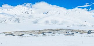 Cina: addetti pattugliano ferrovia Qinghai-Xizang a Nagqu (3)