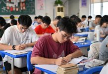 Cina: studenti del Guangxi Zhuang si preparano al gaokao (1)