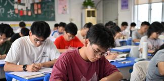 Cina: studenti del Guangxi Zhuang si preparano al gaokao (1)