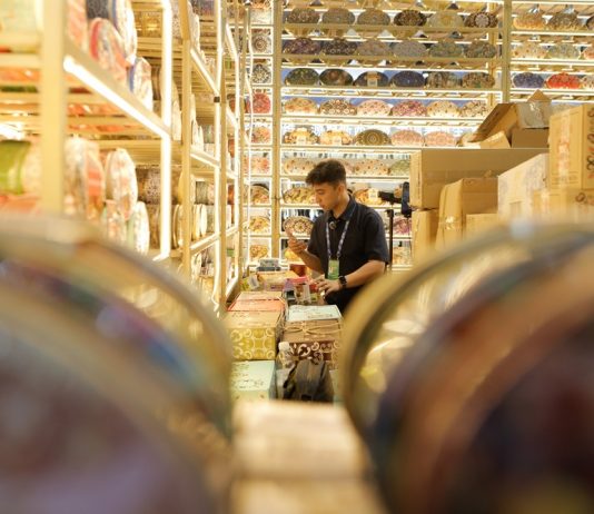 Cina: Xinjiang, a Urumqi il nono China-Eurasia Expo (3)