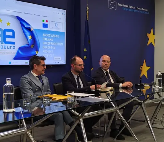 Fondi UE, Assoeuro diffida ANCI E. Romagna “Inaccettabile richiedere prestazioni professionali a titolo gratuito”