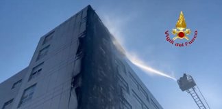 Incendio all’Ospedale del Mare di Napoli, nessun ferito / VIDEO