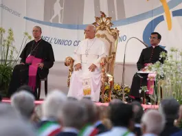 Il Papa in visita a Pavia: “Basta parole di odio e bullismo”. Fontana: “Una giornata storica”