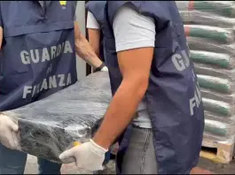 Maxi sequestro di 113 kg di cocaina proveniente dal Sud America al porto di Gioia Tauro