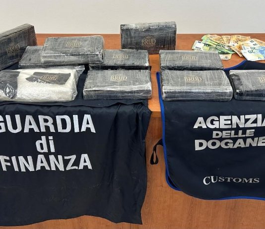 Como, valico di Brogeda: arrestato il conducente di un’auto con oltre 10kg di cocaina a bordo