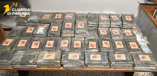 Ancona, arrestati tre soggetti e sequestrati 111 kg di cocaina