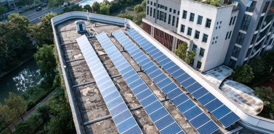 Transizione ecologica, 70 milioni per l’autoconsumo energetico degli edifici pubblici dei comuni
