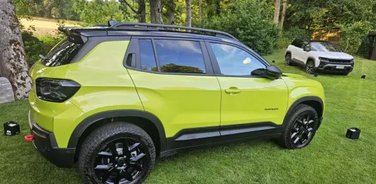 Jeep Avenger 4xe, arriva la trazione integrale nel segmento B-SUV