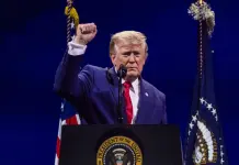 Trump “Gli Usa più ricchi e forti che mai, il comunismo cancro da estirpare”