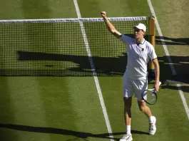 Sinner ai quarti di Wimbledon, battuto il giapponese Mochizuki