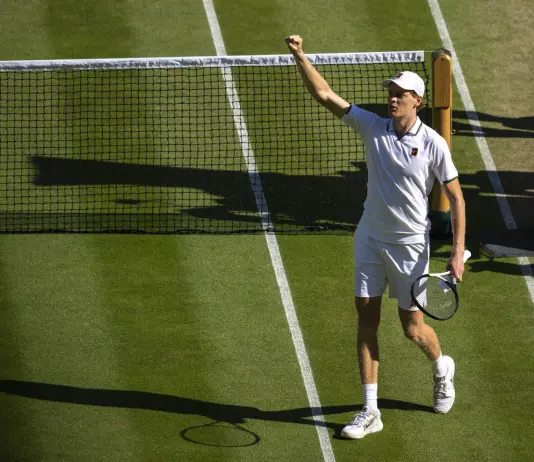 Sinner ai quarti di Wimbledon, battuto il giapponese Mochizuki