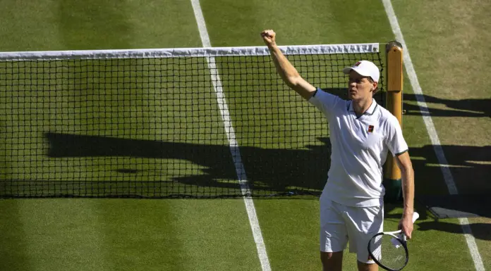 Sinner ai quarti di Wimbledon, battuto il giapponese Mochizuki