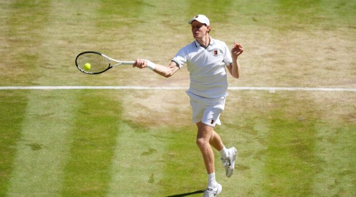 Sinner batte Struff e vola in semifinale a Wimbledon