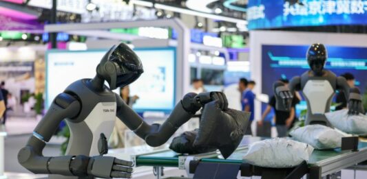 Cina, nel 2026 la produzione di robot umanoidi supererà le 100.000 unità