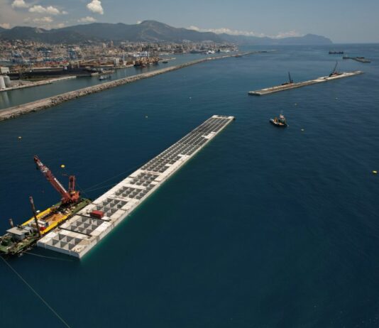 Posato il 26^ cassone della Diga Foranea di Genova