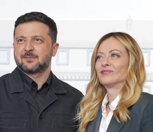 Ucraina, Meloni incontra Zelensky “Impegno al fianco di Kiev per una pace giusta”