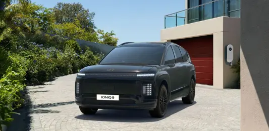 Hyundai aggiorna Ioniq 9, arriva il nuovo allestimento Calligraphy Black Ink