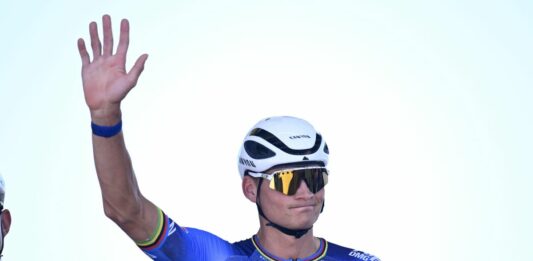 Van der Poel timbra la nona tappa al Tour, Pogacar resta in giallo